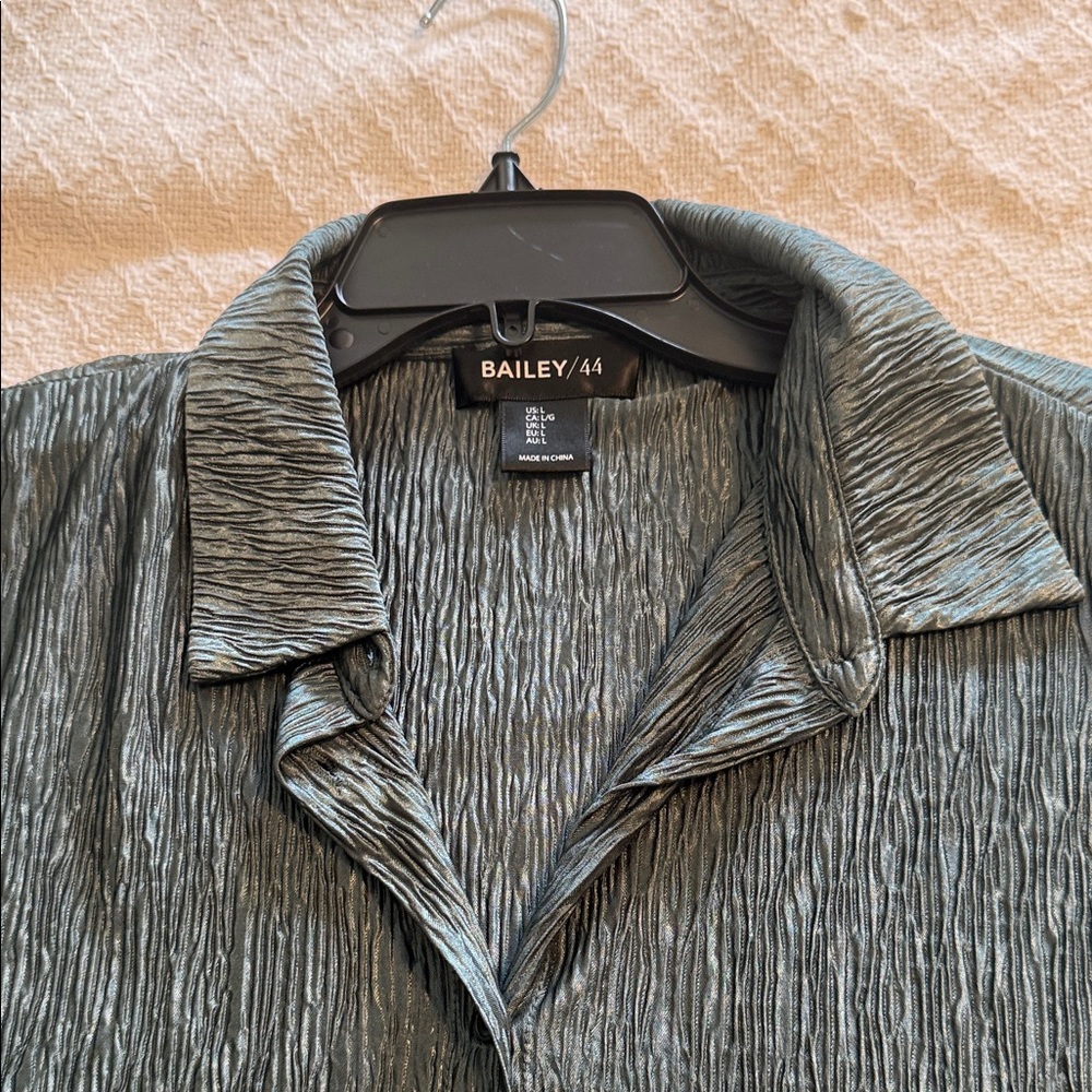 Bailey 44 soft aqua blue teal long sleeve blouse with collar XL